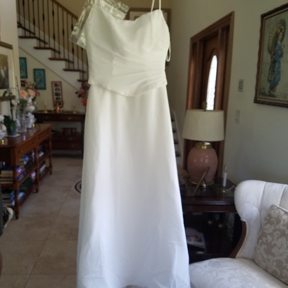 Formal wedding gown